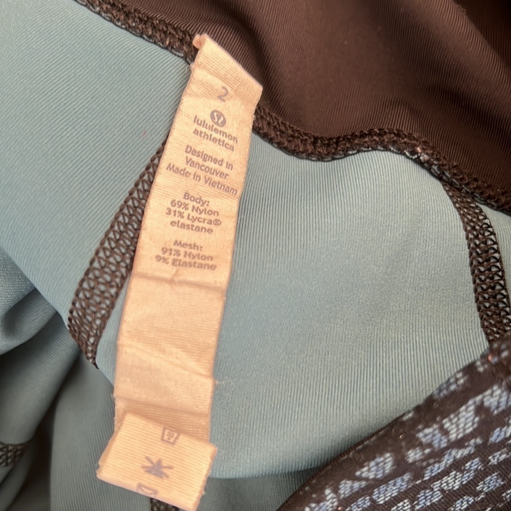 Lululemon Women's Shatter Weave
Mesh Pace Rival Crop Leggings Size 2 - Picture 10 of 12